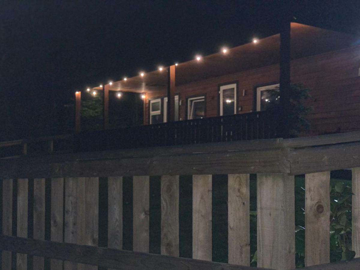 Kabin In The Woods Llandybie Exterior foto