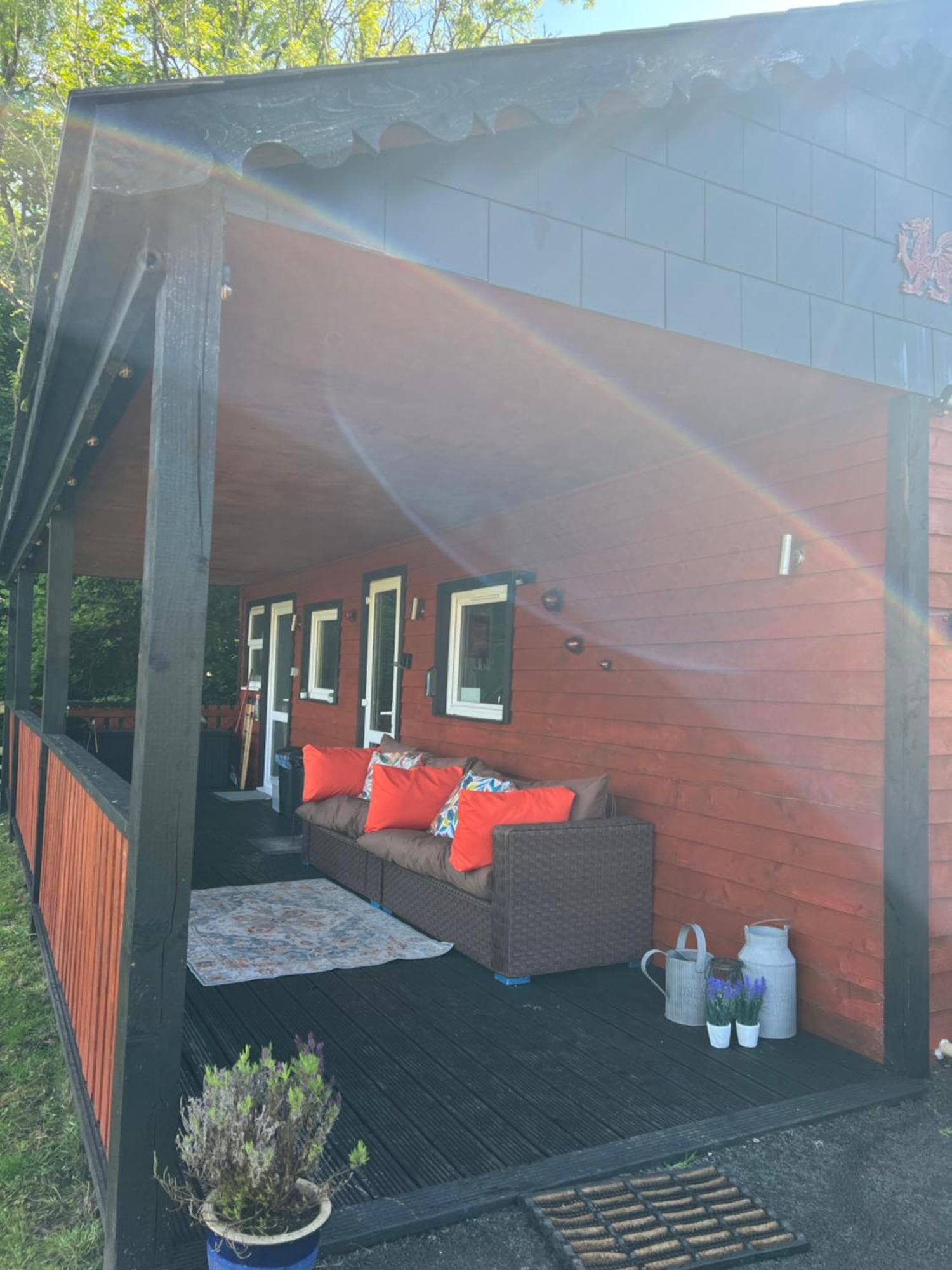 Kabin In The Woods Llandybie Exterior foto